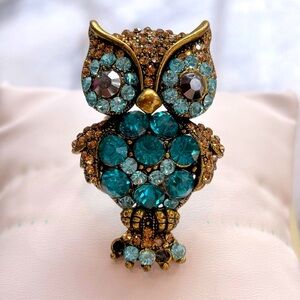Vintage Style Crystal Owl Chunky Ring with Blue and Gold Crystal